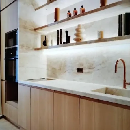 Stunning 3-room In *